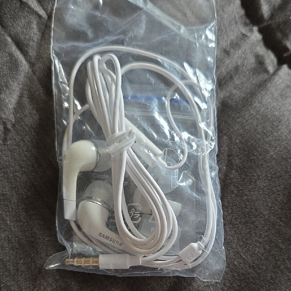 Samsung Classic White Earphones